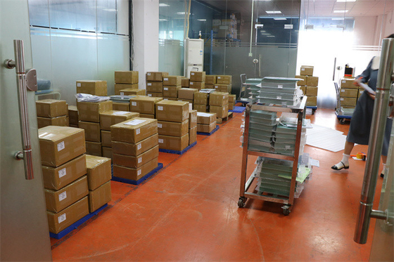 Bom preço. Fabricante 1OZ do PWB da camada do pacote do vácuo o multi reveste a espessura da placa de 1.6mm on-line